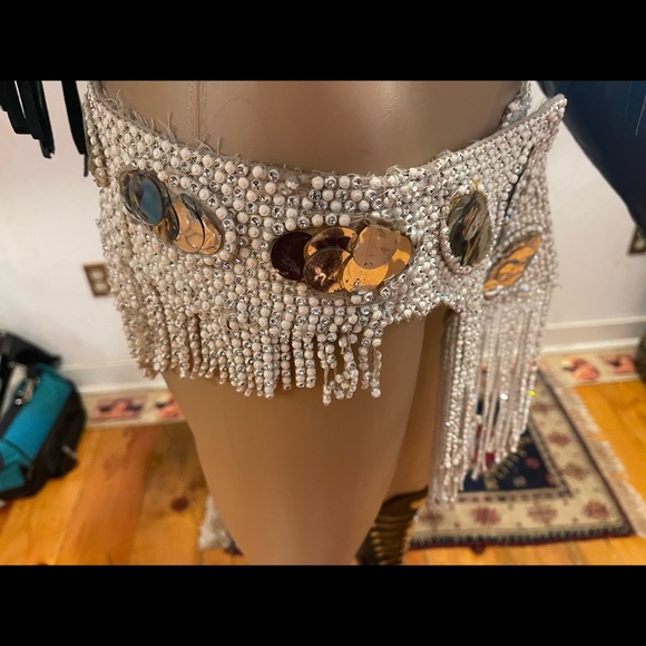 Bellydance costume white rhinestones and mirrors. Hand made by Marliza Pons 32D - Picture 12 of 13